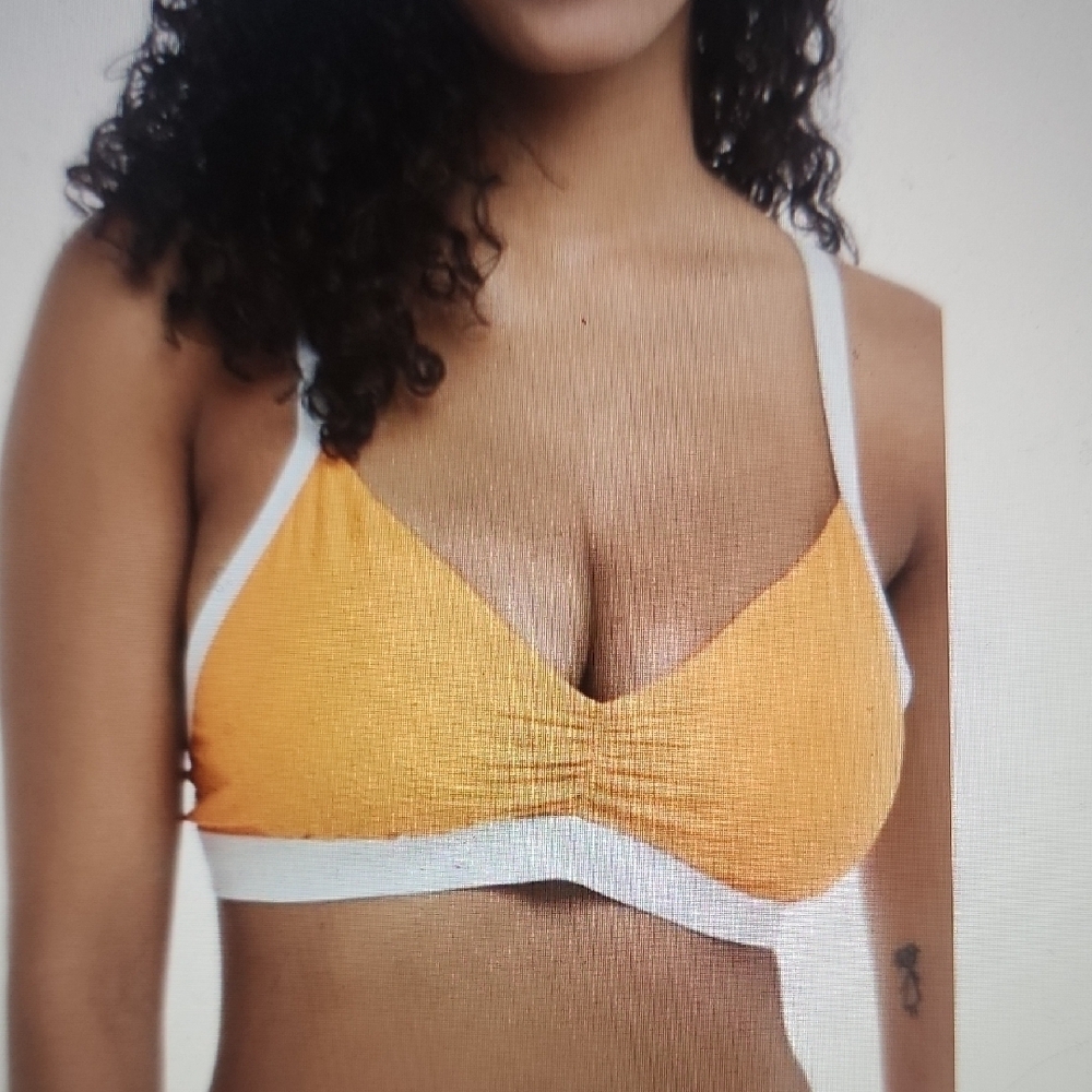 Body Glove Bikini Top Swimsuit With Adjustable 2 Way Back Detail Size 1X
